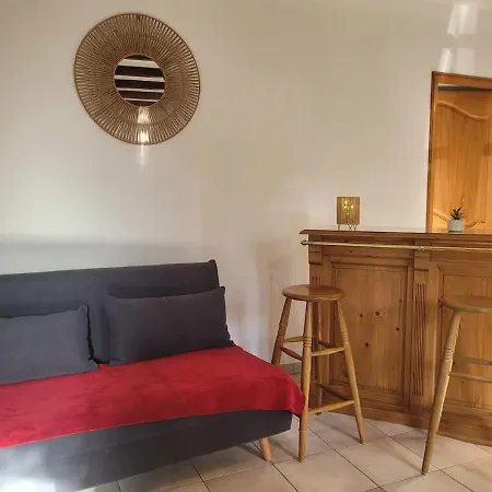 Normande Et Accueil Chevaux 度假居